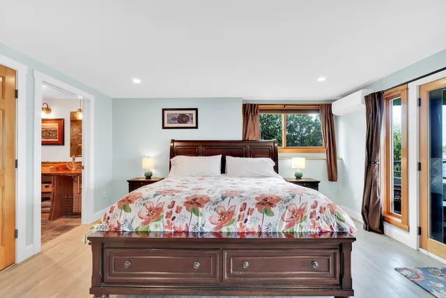 Green, Mountain, Suite، Lakeshore Vermont 1/7