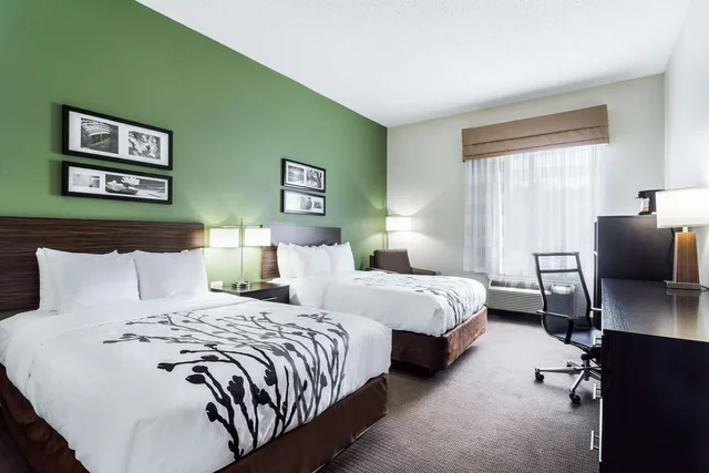 غرفة بسريرين مزدوجين، Sleep Inn and Suites Smithfield Near I-95 2/2