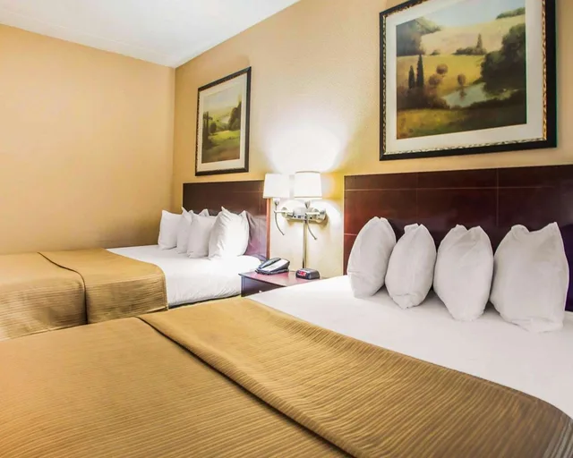 غرفة بسريرين كوين، Quality Inn & Suites Peoria 4/4