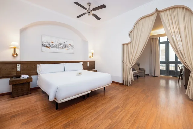 جناح جونيور بسرير كوين مع أريكة، Senator Cadiz Spa Hotel 1/7