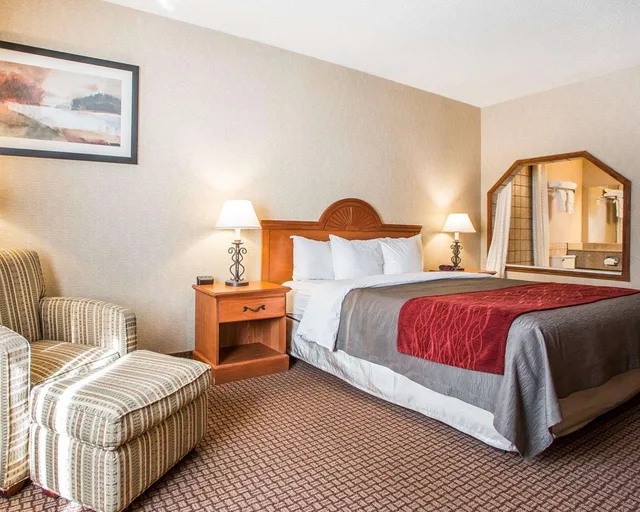 غرفة بسرير كينج، Quality Inn Sidney OH 1/3