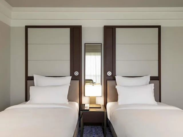 غرفة تنفيذية بسريرين منفصلين، Hotel Oran Bay Managed By Accor 2/4