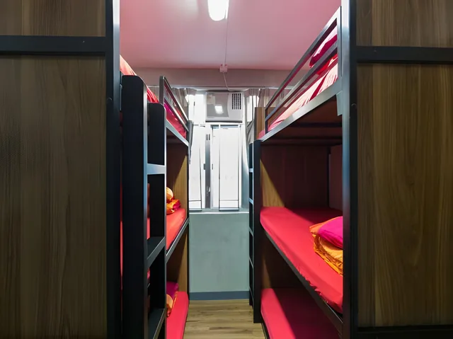 Female Dorm, Female Only, 8 Beds، Check Inn Hk - Hostel 1/1