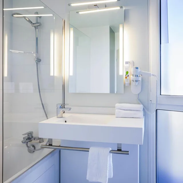 جناح عائلي قياسي بسرير مزدوج وسريرين منفصلين، Ibis Styles Mulhouse Centre Gare 5/5
