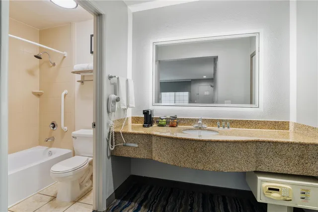 Room, King Bed, Sofa, Best Western San Diego/Miramar Hotel 4/4