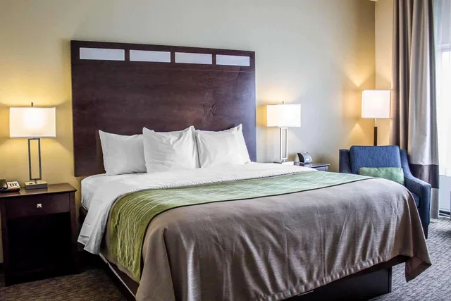 غرفة رباعية بسريرين كوين، Comfort Inn Saint Clairsville, OH 2/2