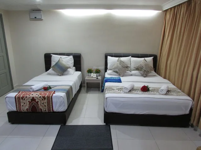 Room, Triple, 1 Queen and 1 Single Bed, Safari Hotel 1/3