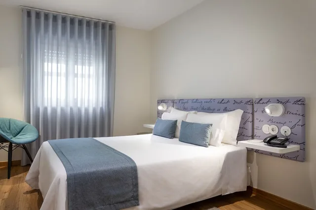 غرفة بسرير مزدوج بشرفة بإطلالة، Hotel Das Salinas 3/6