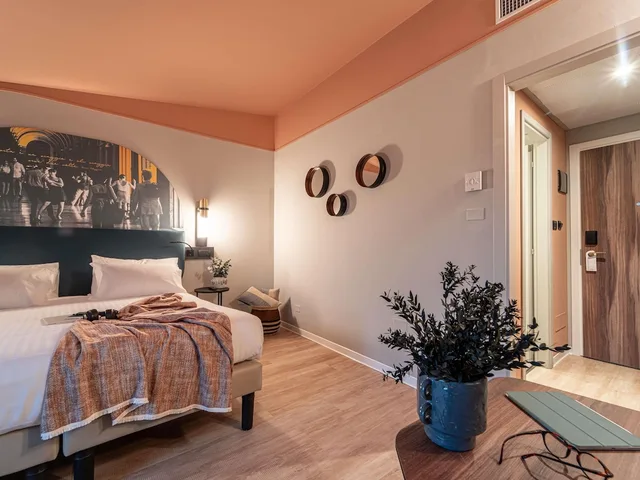 غرفة ديلوكس بسرير مزدوج بشرفة، MERCURE BOLOGNA CENTRO 1/5