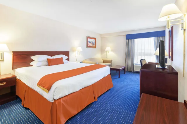 Spacious, King Bed, Wyndham Garden Monterrey Norte 10/10