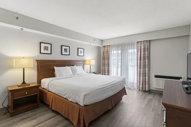 جناح بسرير كينج بغرفة نوم واحدة، Travelodge Suites by Wyndham Regina / Eastgate Bay 3/8