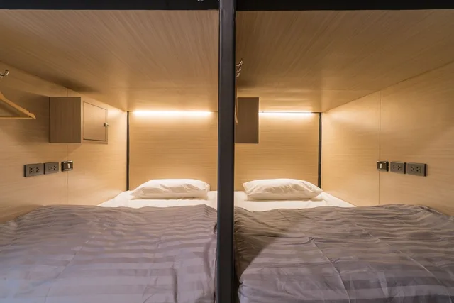 سكن مشترك بأربعة أسرّة للنساء، Sleep Box Patong 1/1