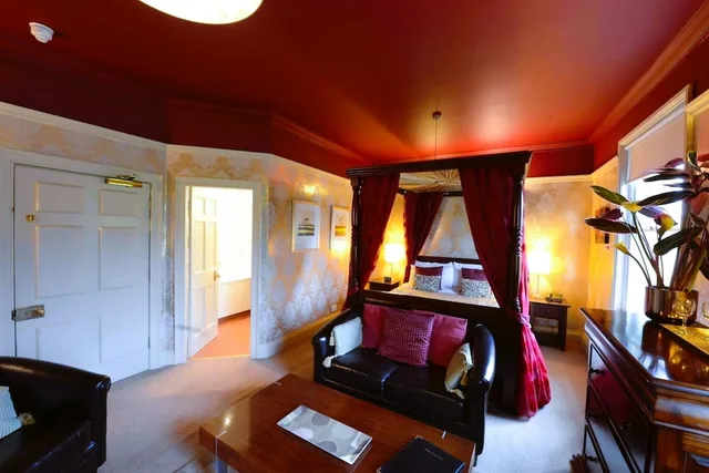 Four Poster, Deluxe, King Bed، The Old Orleton Inn 3/4