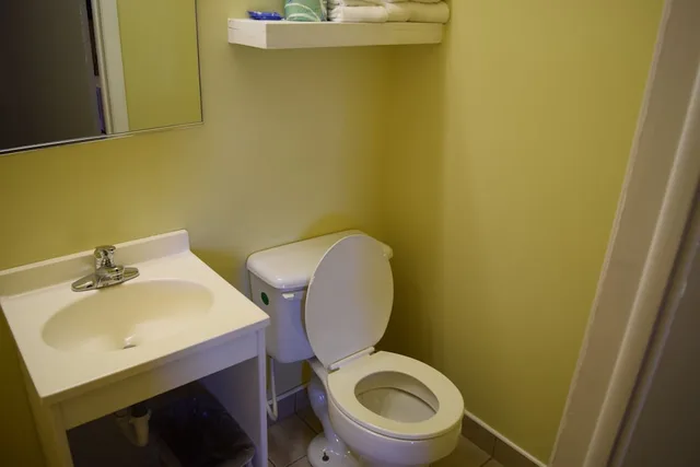 غرفة قياسية بسرير كوين، White Oaks Motel Pennsville Carneys Point 6/6