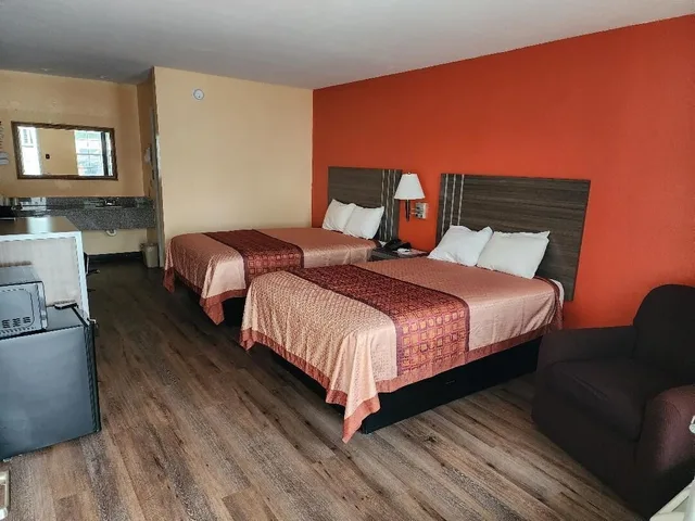 Standard, 2 Double Beds, Smoking, Key West Inn Clanton 1/5