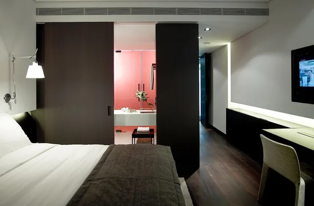 غرفة ديلوكس بسرير مزدوج بإطلالة على المدينة، The Met Hotel, a Member of Design Hotels 1/1