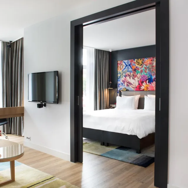 Signature City View Suite, Swissotel Amsterdam 8/11