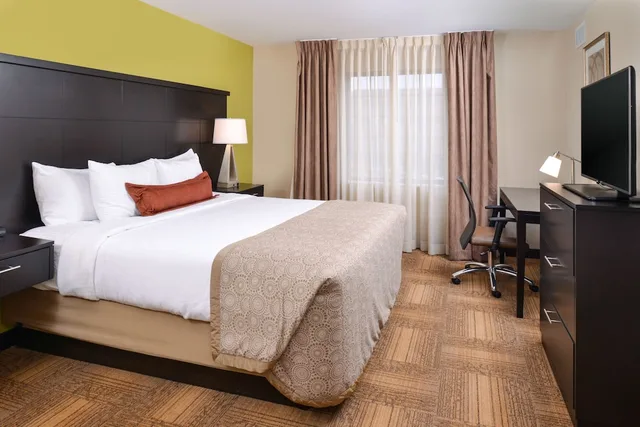 جناح بسرير كينج بغرفة نوم واحدة بمطبخ، Staybridge Suites Merrillville 1/4