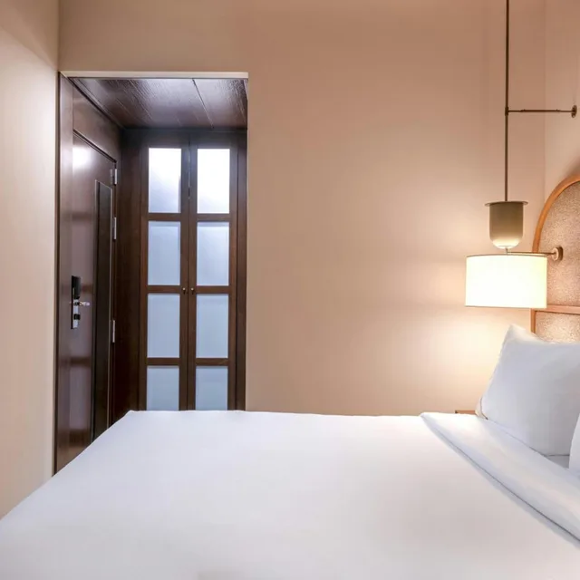 غرفة داخلية بسرير كوين، Ac Hotel Palacio Universal 3/4