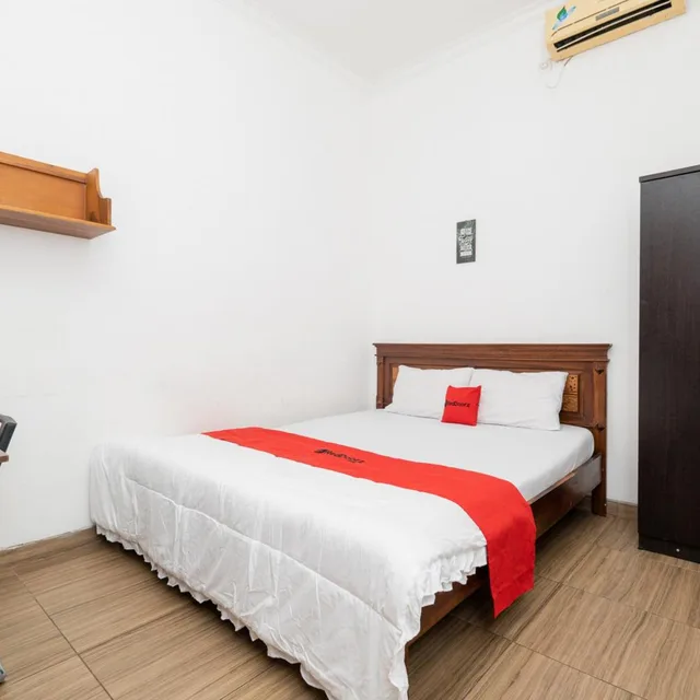 غرفة قياسية بسرير مزدوج، OYO Flagship 90524 Holistay Surabaya New 5/10