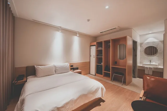 Premium, Queen Bed, Hotel Insomnia 7/10