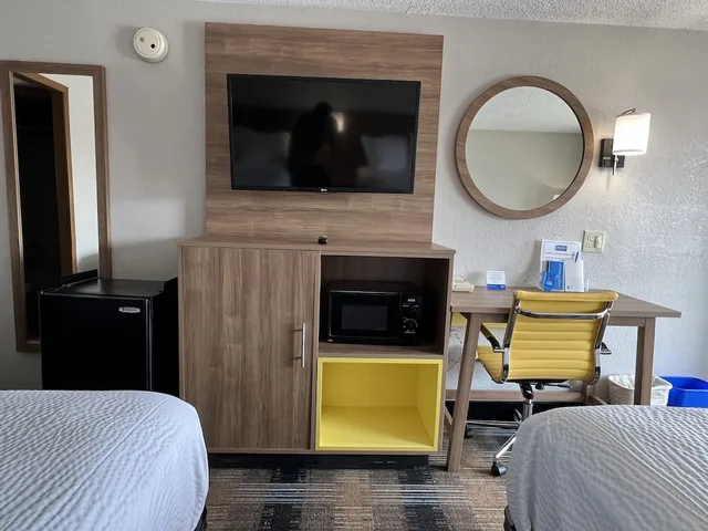 جناح استوديو بسرير كينج، Days Inn by Wyndham Liverpool/Syracuse 2/3