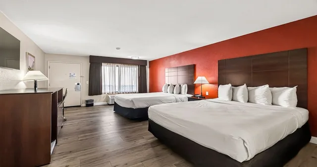 غرفة قياسية بسريرين كوين بمطبخ صغير، Best Western Roseville Inn 2/10