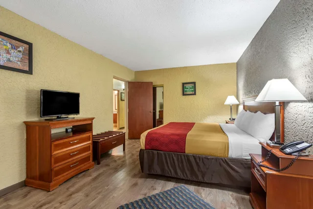 جناح بسرير كينج، Econo Lodge Broken Arrow 2/3