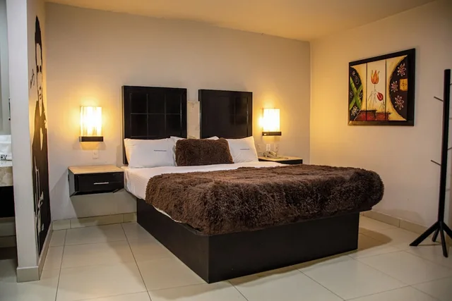 Suite, King Bed, Hot Tub, Hotel Velario 1/9