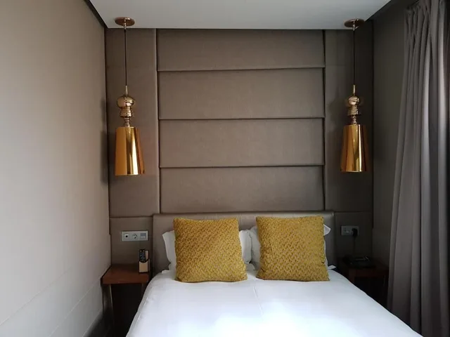 غرفة كومفورت اقتصادية داخلية بسرير كوين بإطلالة، Hotel Art Santander 2/3