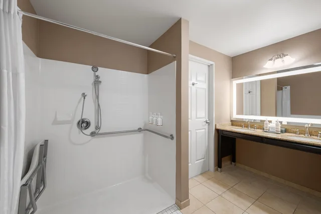 غرفة تنفيذية بسرير مزدوج لذوي الإعاقة، La Quinta Inn And Suites By Wyndham Paso Robles 3/3