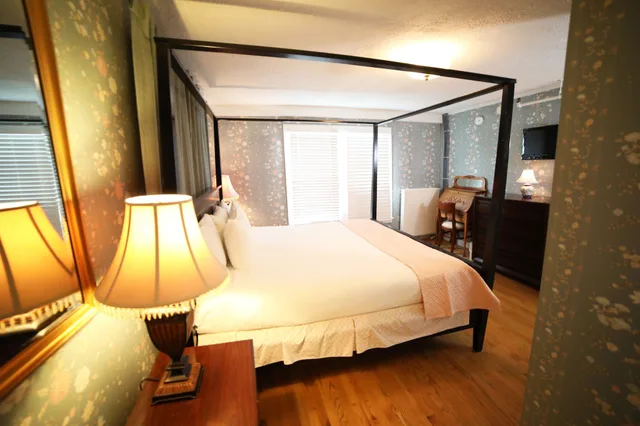 غرفة قياسية بسرير كينج، The Kennebunk Inn 6/9