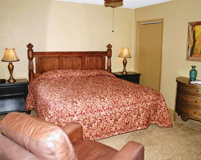 Lodge, King Bed, Main Building، Fontana Village Resort 5/6