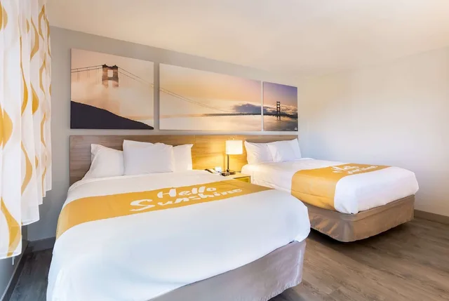 جناح بسرير كينج وسريرين كوين بغرفتي نوم، Days Inn By Wyndham Red Bluff 1/4