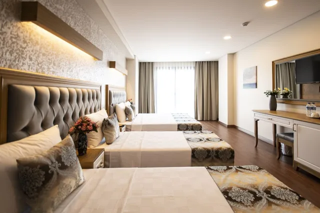 Room, Quadruple, Double and Twin Beds, Eliza Hotel 7/10