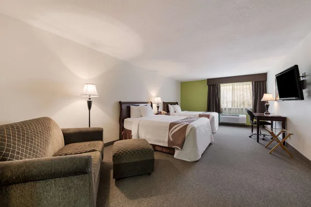 غرفة بسريرين كوين، Quality Inn & Suites Red Wing, MN 4/5