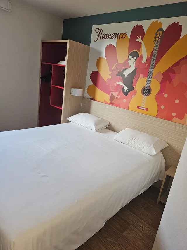غرفة سوبيريور بسرير مزدوج، Kyriad Direct Mont De Marsan - St Avit 6/10