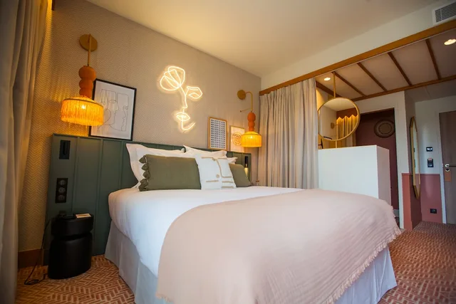 غرفة كلاسيكية بسرير كوين، Bloom House Hotel & Spa Paris 2/4