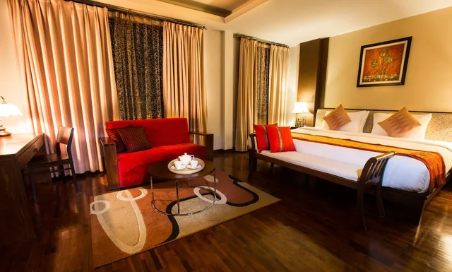 غرفة تنفيذية بسرير كينج، Salana Bouqitue Hotel 2/3