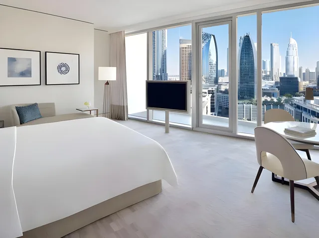 Club, King Bed, Burj View، Address Sky View, Downtown Dubai 1/2