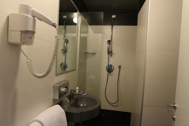 غرفة ثلاثية بسرير مزدوج مع أريكة، Smart Hotel Milano Central Station 9/9