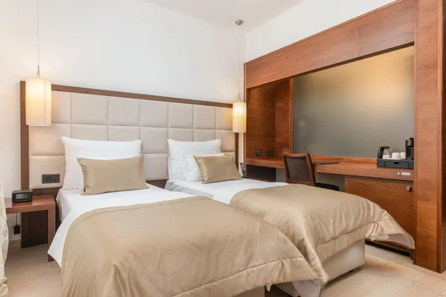 غرفة قياسية بسرير مزدوج أو سريرين منفصلين، Marmont Heritage Hotel 4/10