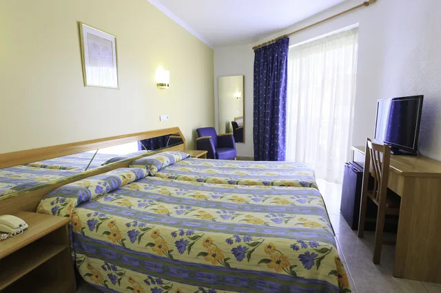 Standard, Twin Beds, Volga Hotel 3/5