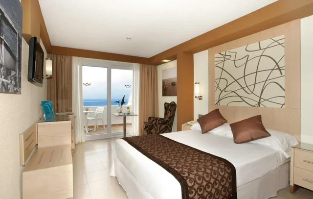 غرفة قياسية بسرير مزدوج، Hotel Riu Palace La Mola 3/4