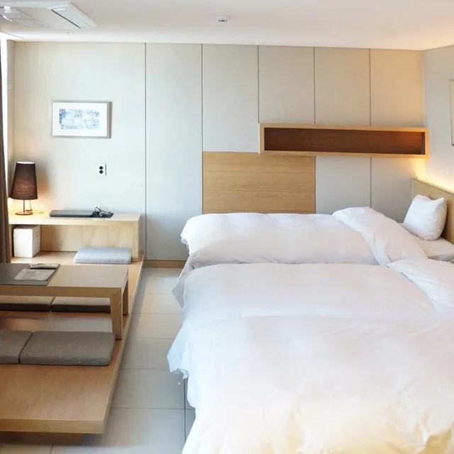 غرفة ديلوكس ثلاثية بحوض استحمام، Hotel Rian 4/10