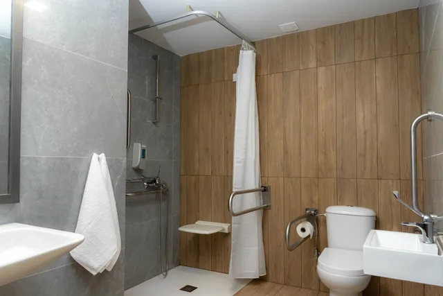 غرفة قياسية بسرير مزدوج وسرير فردي بإطلالة على الحديقة، Astir Beach 4/5