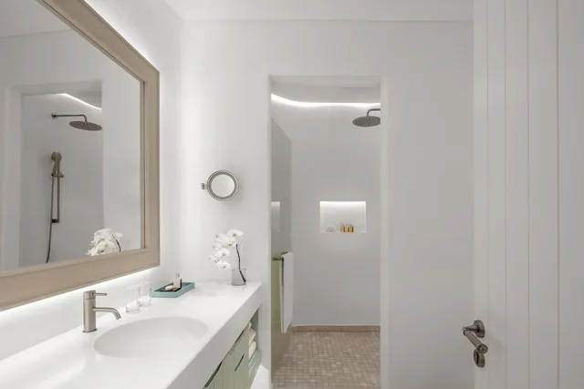 King Bed, Sea View, Terrace, Anantara Retreat Santorini Abu Dhabi - Adults Only 3/3