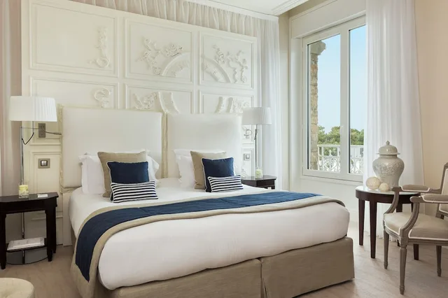 غرفة ديلوكس بسرير مزدوج، Hotel Barriere Le Royal La Baule 1/2