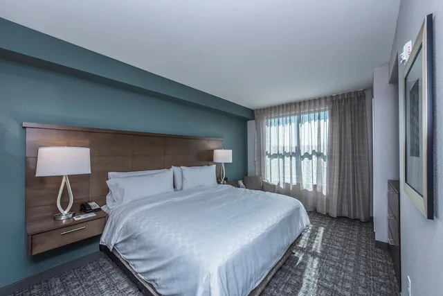 جناح بسرير كينج بغرفة نوم واحدة بمطبخ لذوي الإعاقة، STAYBRIDGE SUITES CHARLESTON - MOUNT PLEASANT 3/6