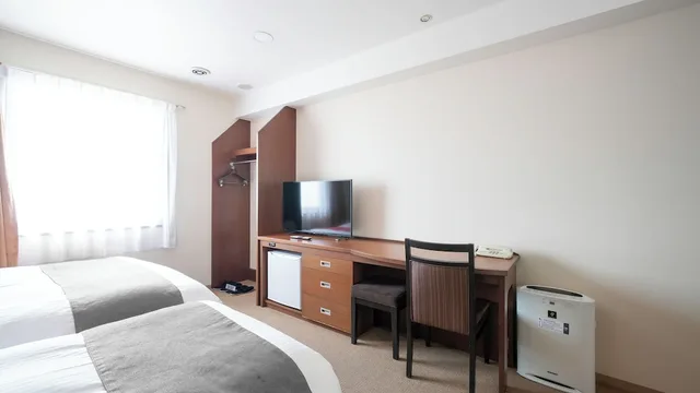 غرفة بسرير كوين وسرير فردي مع سرير إضافي، Vessel Hotel Kanda Kitakyushu Airport 3/6